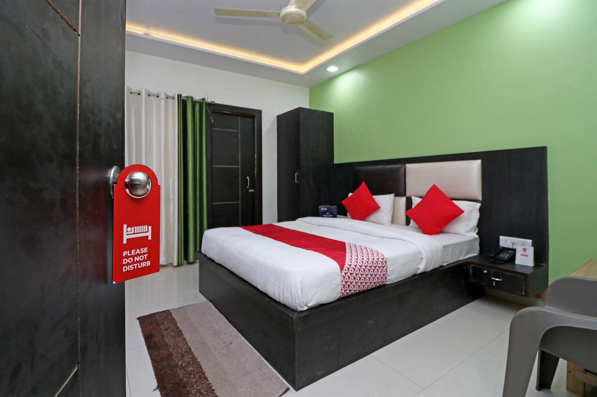 Oyo Hotel The Orient Tree Agra  Exterior photo